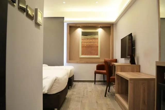 Standard, Twin Beds, Ambassador Hotel 6/8