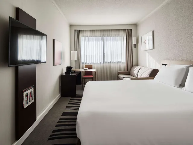 غرفة تنفيذية عائلية بسرير مزدوج مع أريكة، Novotel Athenes 4/10