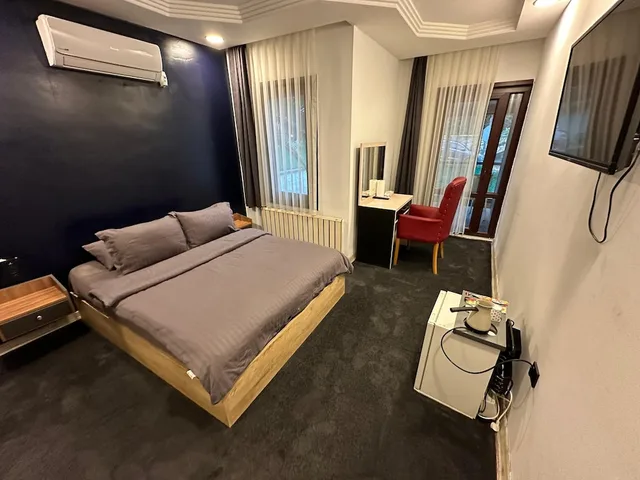 City, Queen Bed, Pool View، Mavilla Hotel 1/6
