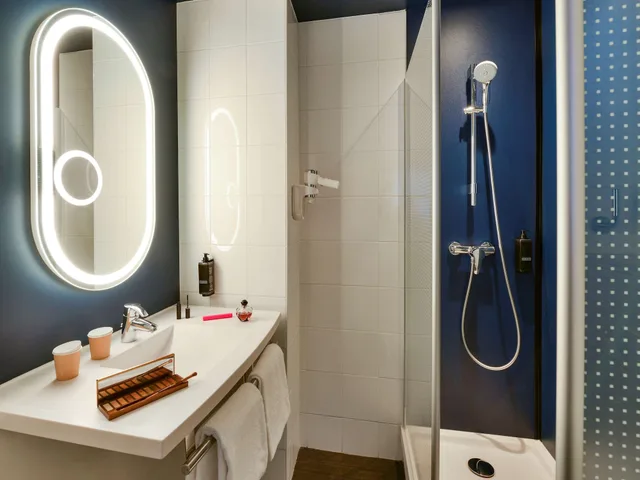 غرفة قياسية بسرير مزدوج وسرير فردي، Ibis Paris Gare De L Est 10Eme 6/7