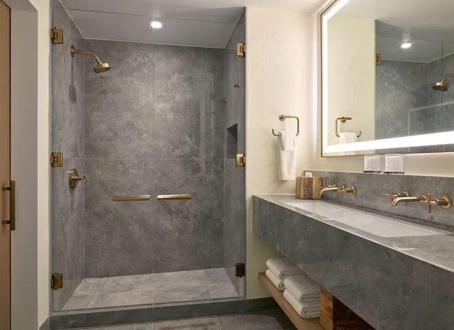 Cathedral, Suite، Limelight Hotel Aspen 2/2
