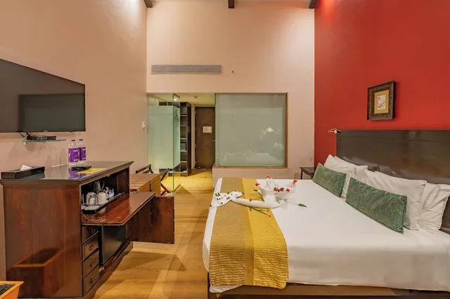 غرفة ديلوكس بسرير كينج بشرفة بحوض استحمام، O Hotel Goa, Candolim Beach 6/8