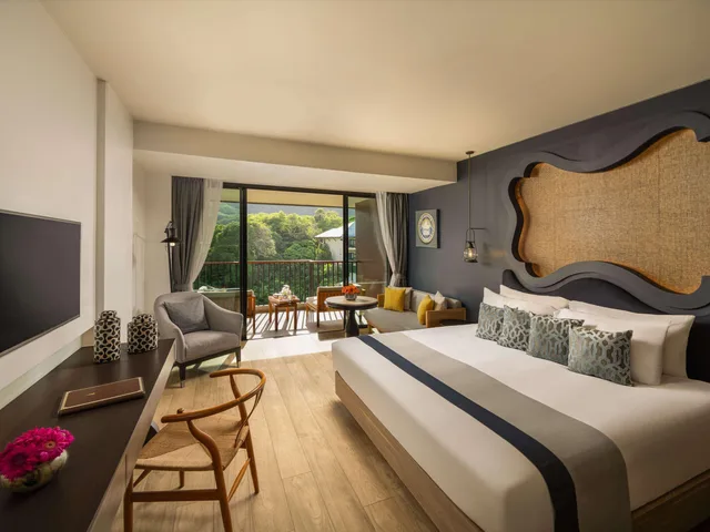 غرفة ديلوكس بسرير مزدوج بإطلالة على الجبل، Avista Grande Phuket Karon MGallery 1/10