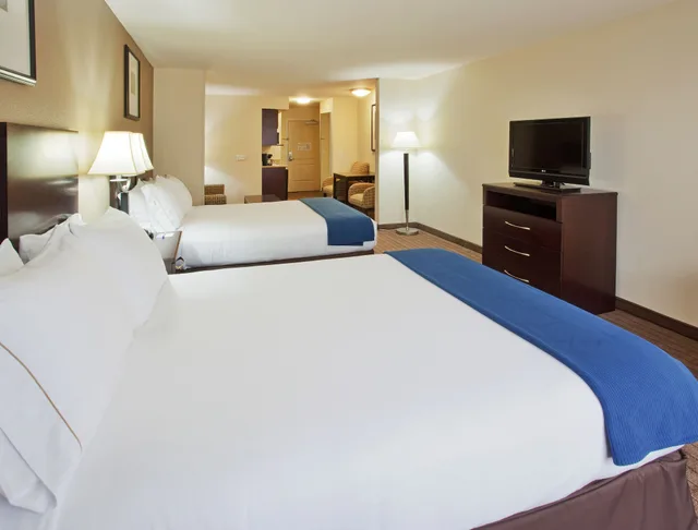 جناح بسريرين كوين مع أريكة، Holiday Inn Express Hotel And Suites Merced 1/7