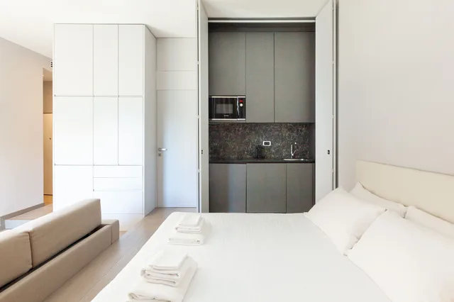 استوديو بسرير كوين مع أريكة، Easyhomes Duomo Suites and Apartments 1/9