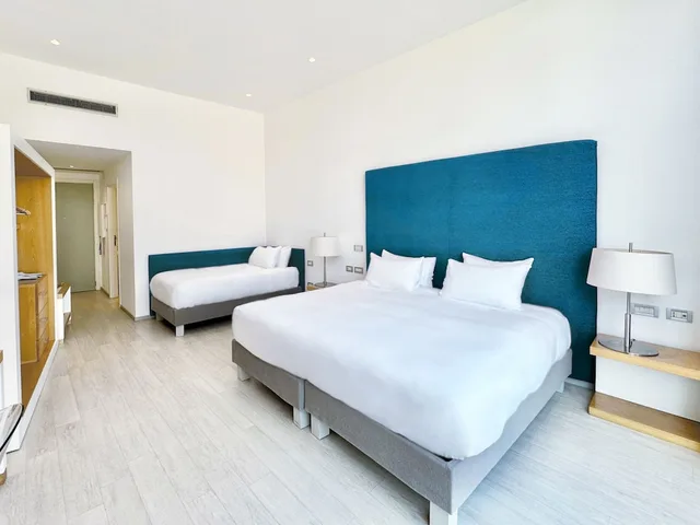 غرفة عائلية ثلاثية بسرير كينج وسرير فردي، Hilton Sorrento Palace 9/10