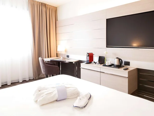 غرفة تنفيذية بسرير مزدوج مع أريكة، NOVOTEL BRESCIA 2 5/10
