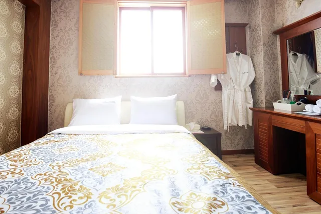 غرفة قياسية بسرير مزدوج، Galleria Hotel 9/10