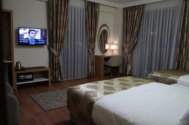 غرفة ثلاثية بسرير مزدوج وسرير فردي، GEVHER HOTEL 2/3