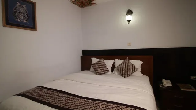 Cottage, King Bed, Batik Yogyakarta Hotel 1/2