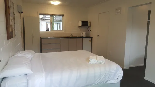 استوديو اقتصادي بسرير كوين بمطبخ، Siesta Motel 5/10