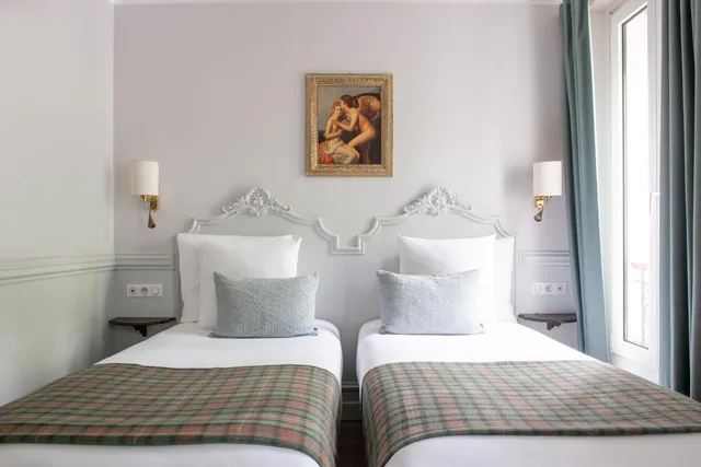 غرفة بريميوم بسرير فردي، Hotel De La Porte Doree 3/7