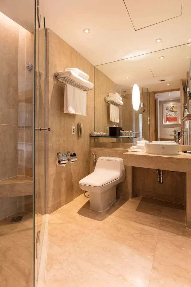 غرفة بريميوم بسرير كينج مع دخول صالة النادي لذوي الإعاقة، Holiday Inn Bangkok Hotel 4/4
