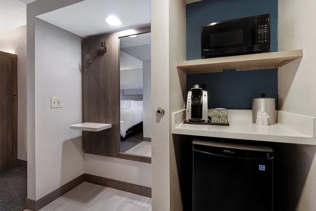 غرفة قياسية بسريرين مزدوجين لذوي الإعاقة، Holiday Inn Express Hotel And Suites Kansas City Ku Medical Center 6/7