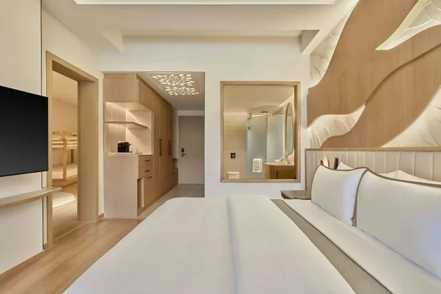 Family, King Bed, Bunk Bed, Resort View, Balcony، The Westin Jaipur Kant Kalwar Resort and Spa 2/4