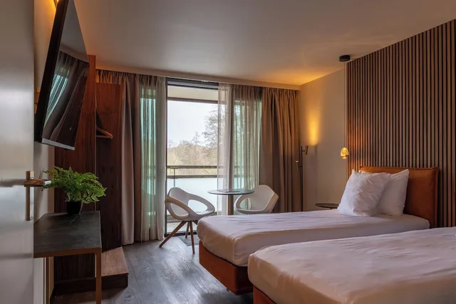 غرفة سوبيريور بسرير كوين بإطلالة على البحيرة، Hotel Mitland 1/10
