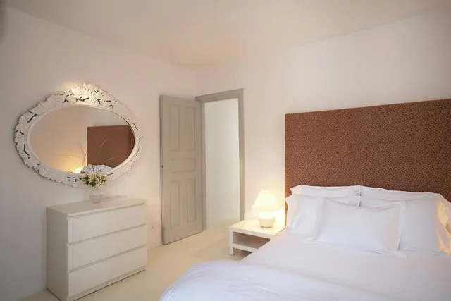 غرفة سوبيريور بسرير كينج بإطلالة جزئية على البحر، Smy Mykonos Suites Villas 8/10