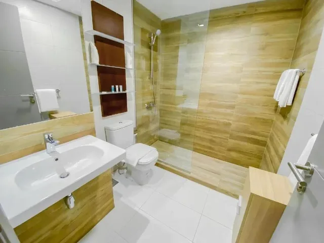 جناح بغرفة نوم واحدة مع أريكة، Dragon Hotel & Resort 4/6