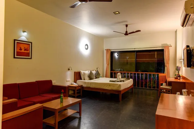 غرفة قياسية بسرير كوين، Regenta Resort Soma Vine Village 3/3