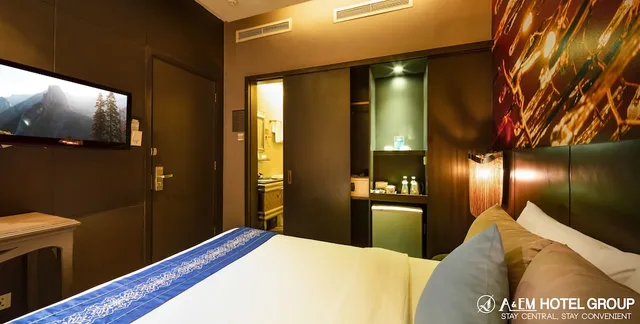 Senior, Deluxe, Queen Bed, No Window، A&EM - Phan Boi Chau 4/10