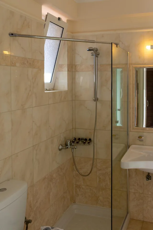 جناح جونيور، Zante Pantheon Hotel 8/10