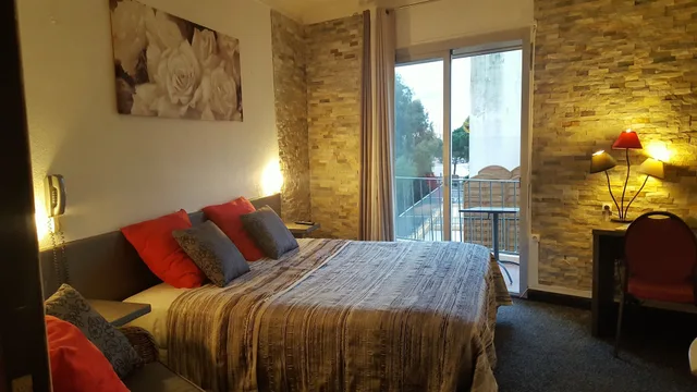 غرفة سوبيريور بسريرين منفصلين بشرفة، HOtel Le Chardon Bleu 2/3