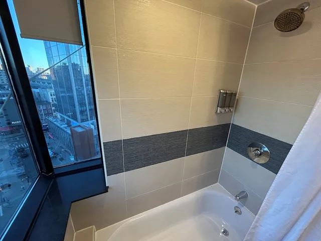 غرفة بسرير كينج بإطلالة على المدينة، Hotel Richland LES 6/8