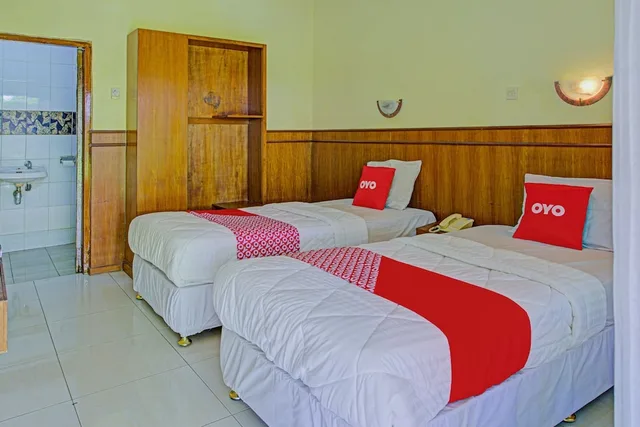 غرفة قياسية بسريرين منفصلين، Oyo 3934 Hotel Istana Syariah Ex Istana Pekalongan 9/10