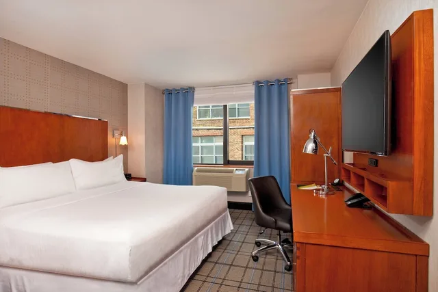 غرفة بسرير كينج لذوي الإعاقة، Four Points by Sheraton Midtown Times Square 1/4