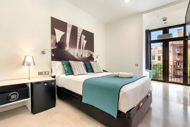 غرفة بريميوم رباعية بسرير مزدوج، HOTEL NEXT TO 1/1
