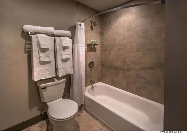 Superior, 2 Queen Beds, Golf Course View، Lodge at Nakoma 2/3