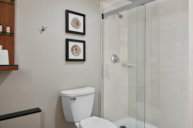 غرفة قياسية بسريرين كوين، Delta Hotels Milwaukee Northwest 5/5