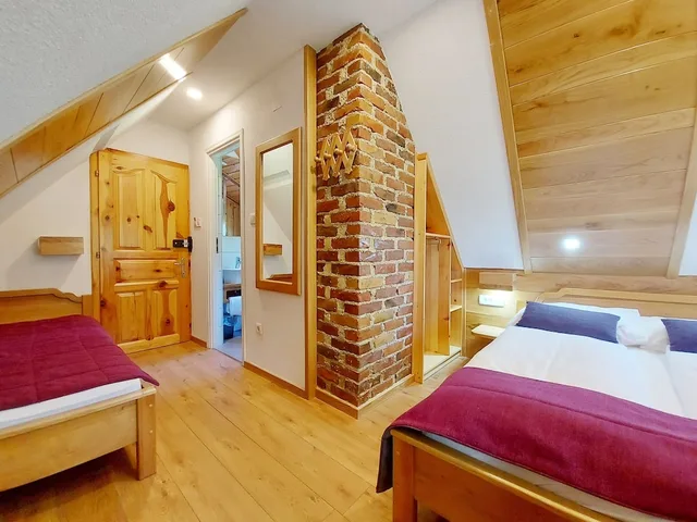 Roof, Triple, Single Bed، Plitvice Ethno House 2/4