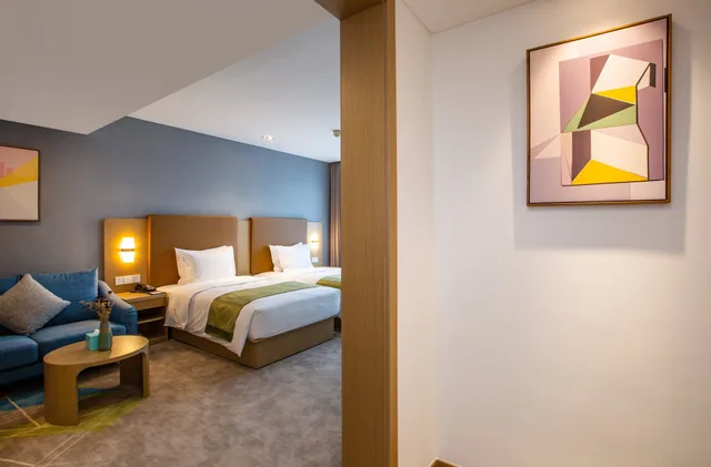Standard, 2 Double Beds, Extra Floor Space، Holiday Inn Express Changzhou Xinbei 3/7
