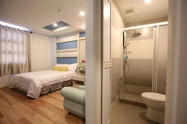 جناح، Sunshine Inn Plus 9/9