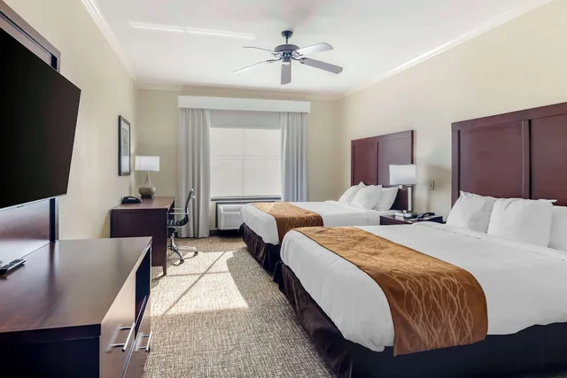 جناح بسريرين كوين مع أريكة لذوي الإعاقة، Comfort Inn and Suites Fort Worth Fossil Creek 2/4