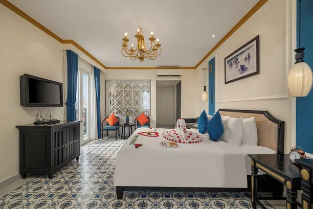 غرفة عائلية بسرير كينج وسريرين منفصلين بإطلالة على المسبح بغرفتي نوم، Hoi An Blue Sky Boutique Spa 5/8