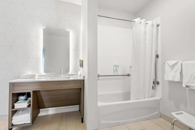 جناح بسريرين كوين لذوي الإعاقة، Comfort Inn & Suites at Sanford Sports Complex 4/4