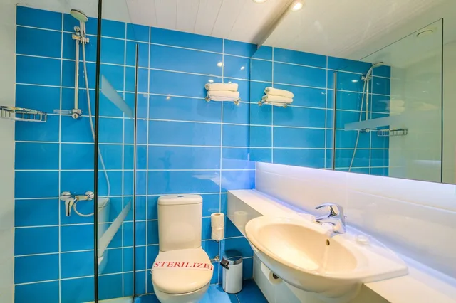 غرفة سوبيريور بسريرين منفصلين بإطلالة جزئية على البحر، Anonymous Beach Hotel - Adults Only 4/4