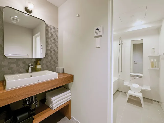 جناح بسريرين منفصلين بشرفة مع أريكة، MONday Apart Premium Asakusa 5/10
