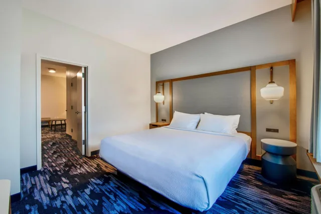 جناح تنفيذي بسرير كينج مع أريكة، Country Inn and Suites By Carlson, Cortland, NY 2/8