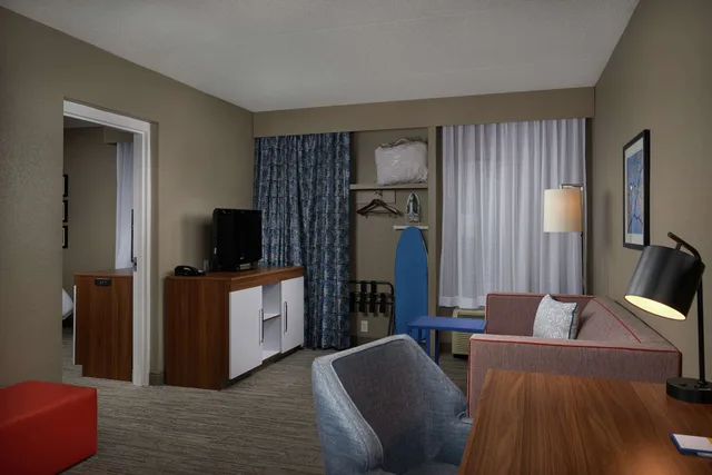 جناح بسرير كينج مع أريكة، Hampton Inn Hanover 5/10