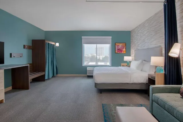 جناح استوديو بسرير كينج مع أريكة لذوي الإعاقة، Home2 Suites by Hilton Jacksonville Downtown FL 1/5