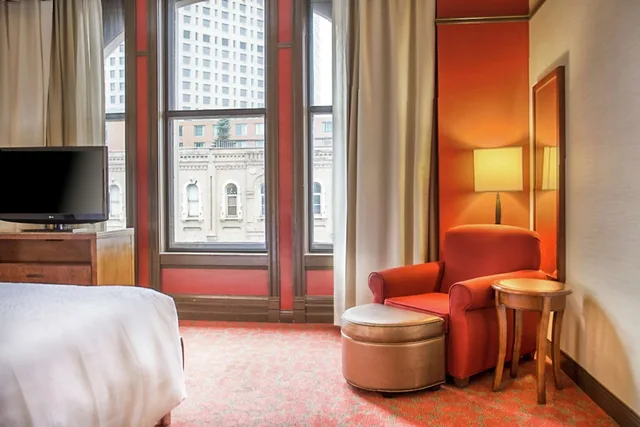 غرفة بسرير كينج لذوي الإعاقة، Hilton Garden Inn Milwaukee Downtown 3/7
