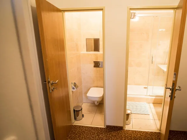 Superior, King Bed, Hotel City Bell 7/9