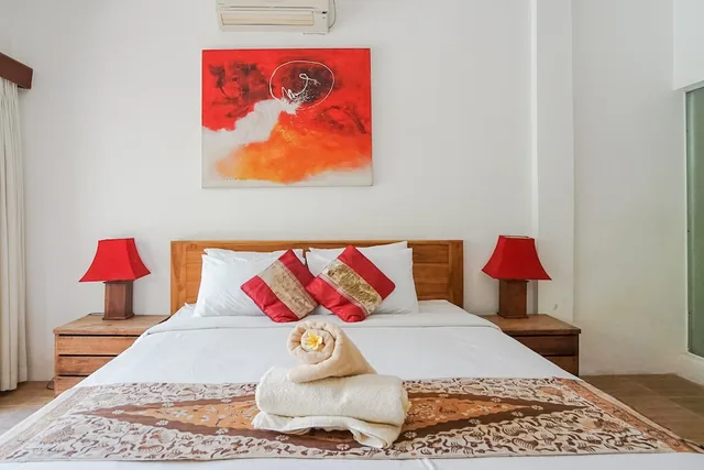غرفة ديلوكس بسرير كينج بإطلالة على المسبح، D'uma Residence 4/5