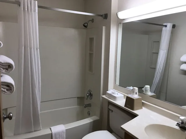 غرفة بسريرين كوين، Super 8 by Wyndham Canonsburg/Pittsburgh Area 3/3