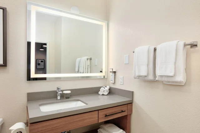 Studio, 2 Double Beds, Candlewood Suites Idaho Falls 4/4