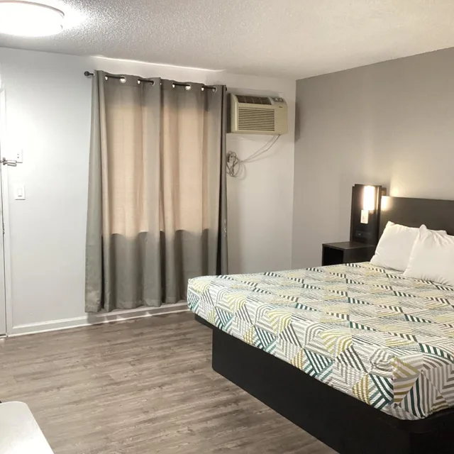 1 King Bed - Non-Smoking, Micfridge، Motel6 Selma, CA 4/9