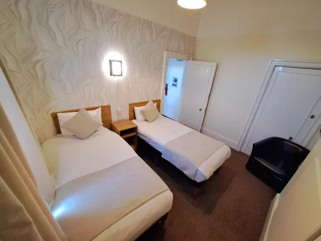غرفة بسريرين منفصلين، Prince of Wales Hotel Southport 1/5